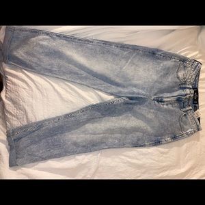 Hollister High- Rise Vintage Mom Jean